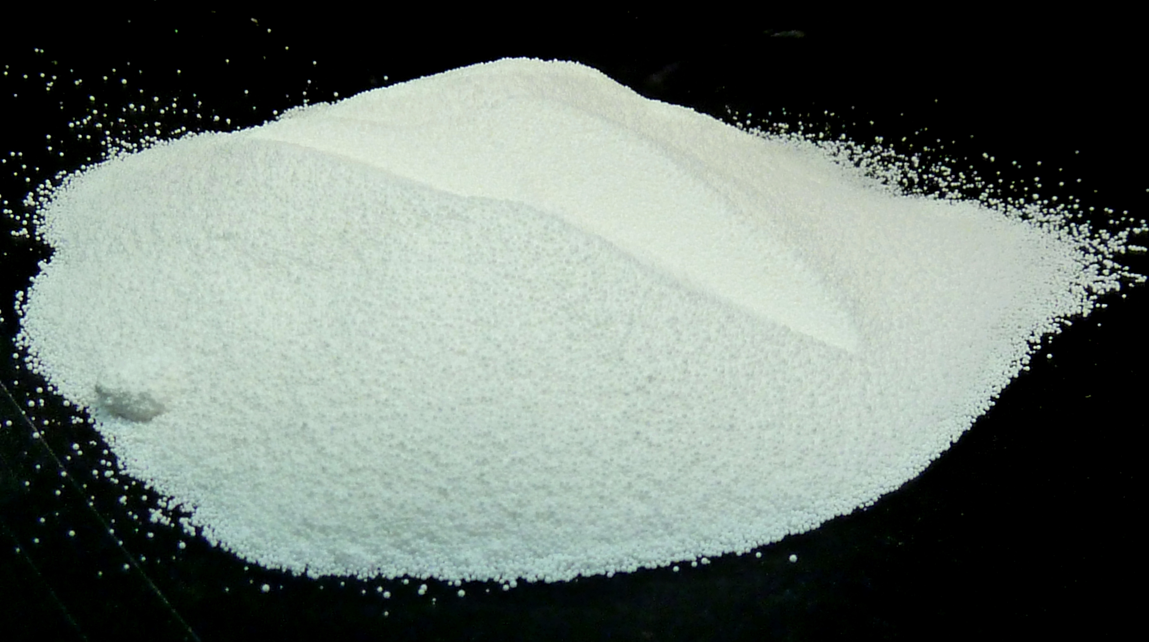 chlorierter Kautschuk, Isopren=2-Methyl-1,3-butadien, Pulver, Chlorkautschuk, Parlon, Pergut chlorierter Kautschuk, Isopren=2-Methyl-1,3-butadien, Pulver, Chlorkautschuk, Parlon, Pergut